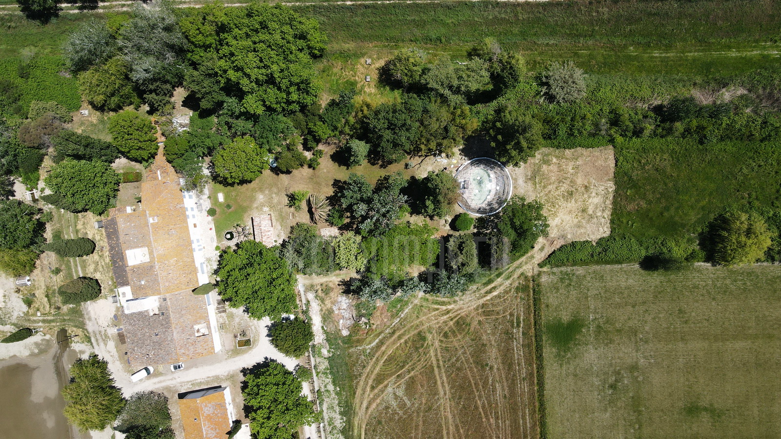 Ø14m 154m2 Lauko Baseino Kupolas | Mas du Versadou, Prancūzija