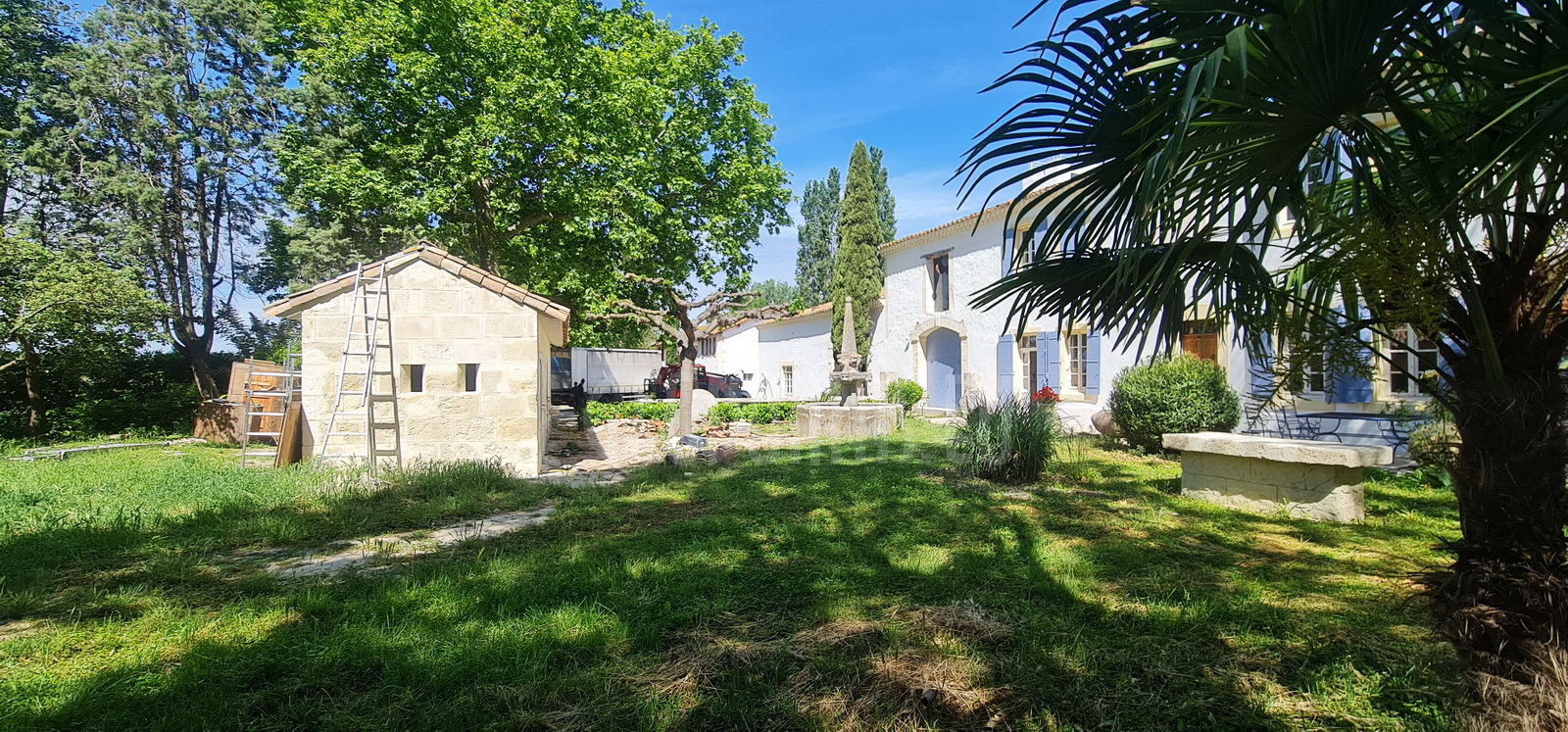 Ø14m 154m2 Lauko Baseino Kupolas | Mas du Versadou, Prancūzija