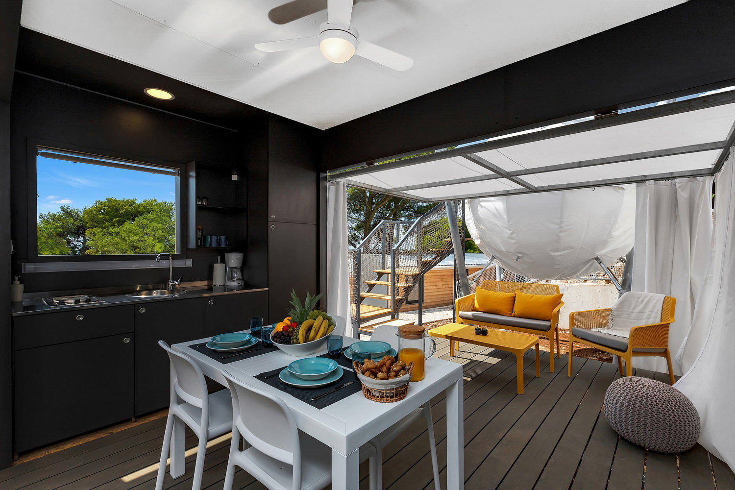 Cocoon Gyvenvietė | „Medora Orbis“ stovyklavimas ir pramogos