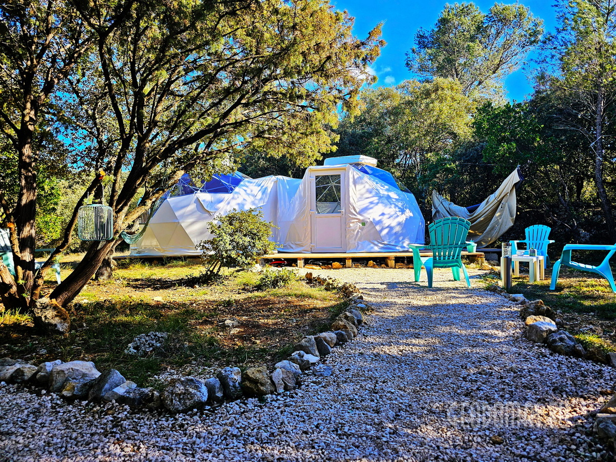 CRYSTAL KAPSULĖ & 28m2 GLAMPING KUPOLAI | Astronarium.Fr