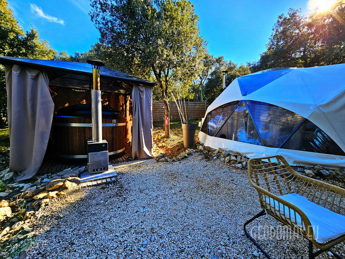 CRYSTAL KAPSULĖ & 28m2 GLAMPING KUPOLAI | Astronarium.Fr