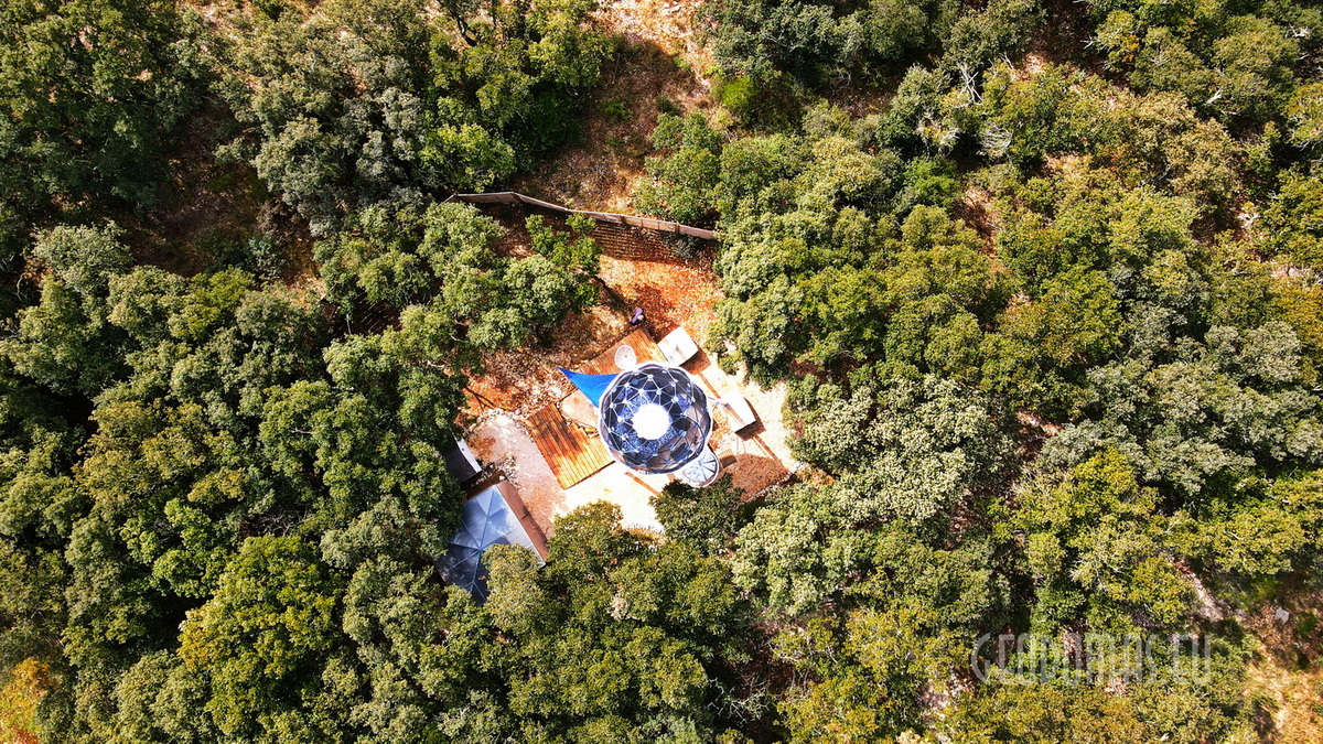 CRYSTAL KAPSULĖ & 28m2 GLAMPING KUPOLAI | Astronarium.Fr