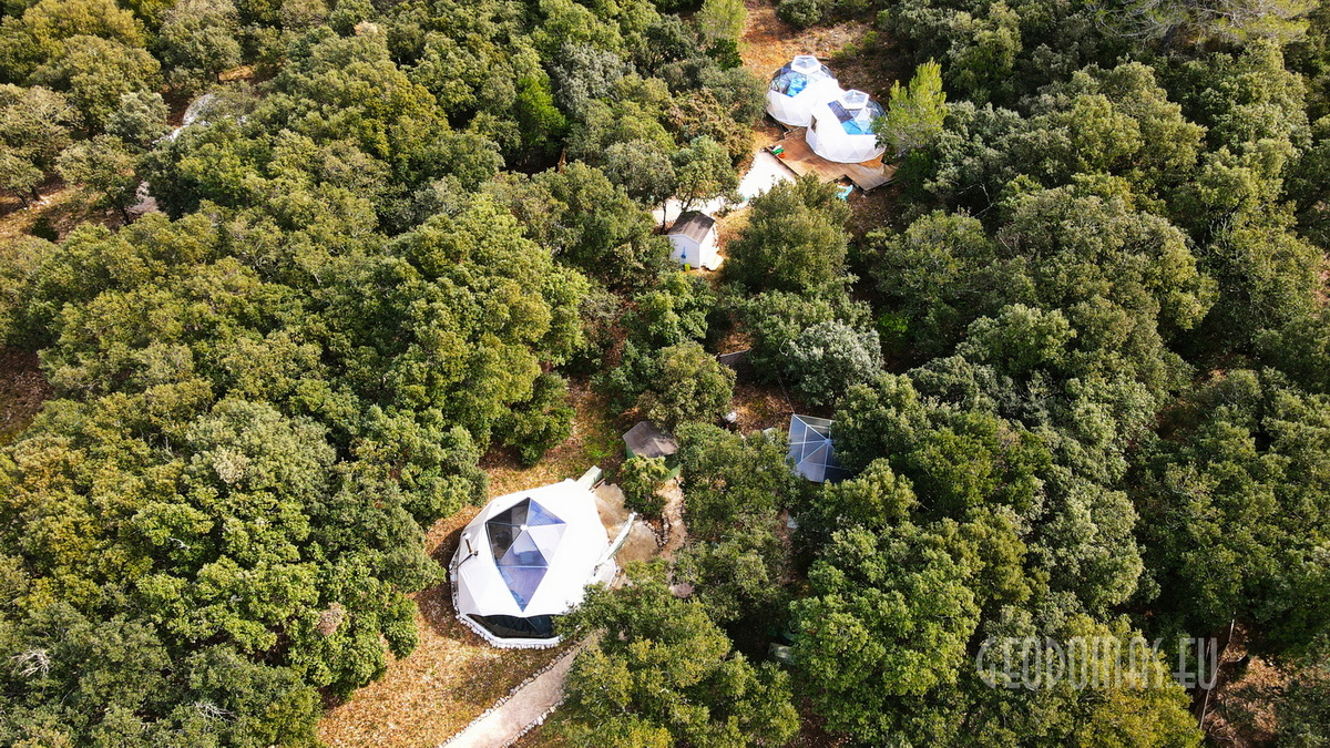 CRYSTAL KAPSULĖ & 28m2 GLAMPING KUPOLAI | Astronarium.Fr