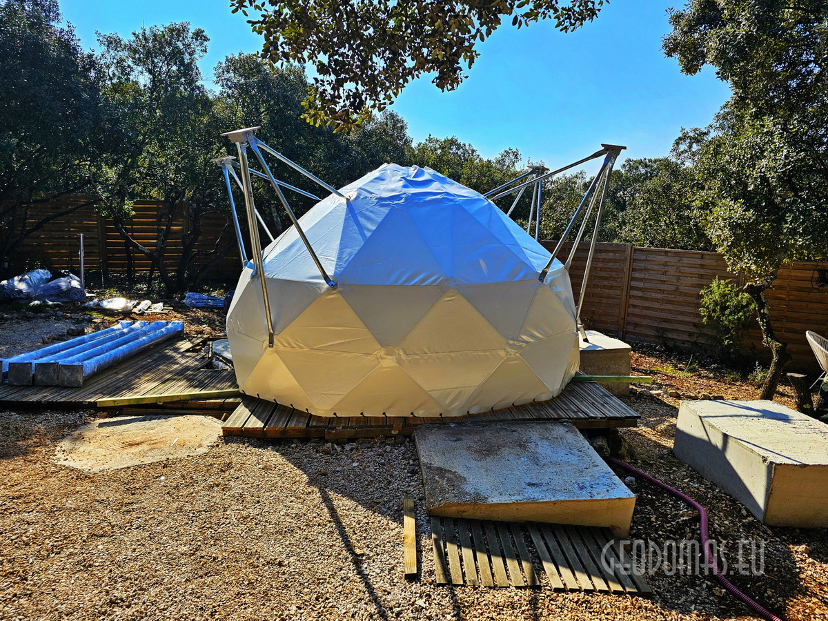 CRYSTAL KAPSULĖ & 28m2 GLAMPING KUPOLAI | Astronarium.Fr