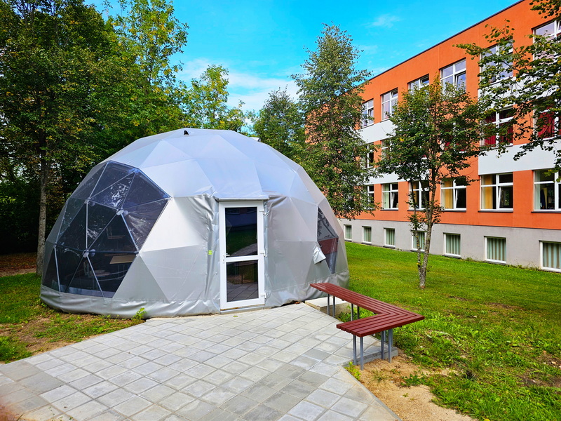 50m2 Lauko Klasė Ø8m Kupolas | Vilniaus savivaldybės Grigiškių gimnazija