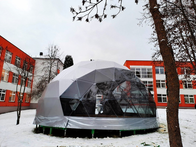 50m2 Lauko Klasė Ø8m Kupolas | Vilniaus savivaldybės Grigiškių gimnazija