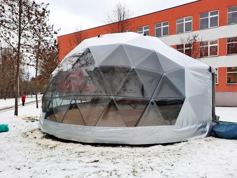 50m2 Lauko Klasė Ø8m Kupolas | Vilniaus savivaldybės Grigiškių gimnazija