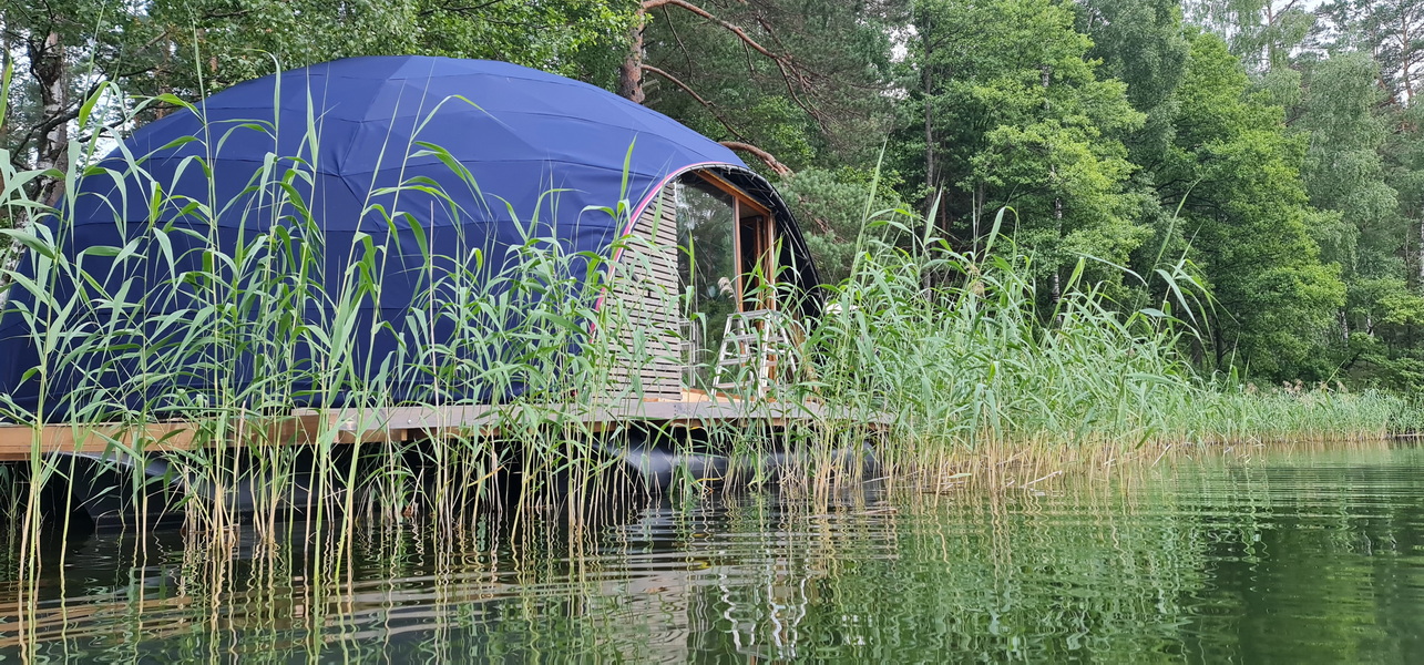 32m² Pramoginis Glamping Laivas Ø8m | Pasimėgaukite ežerų ir jų salų grožiu, Lakajai LT