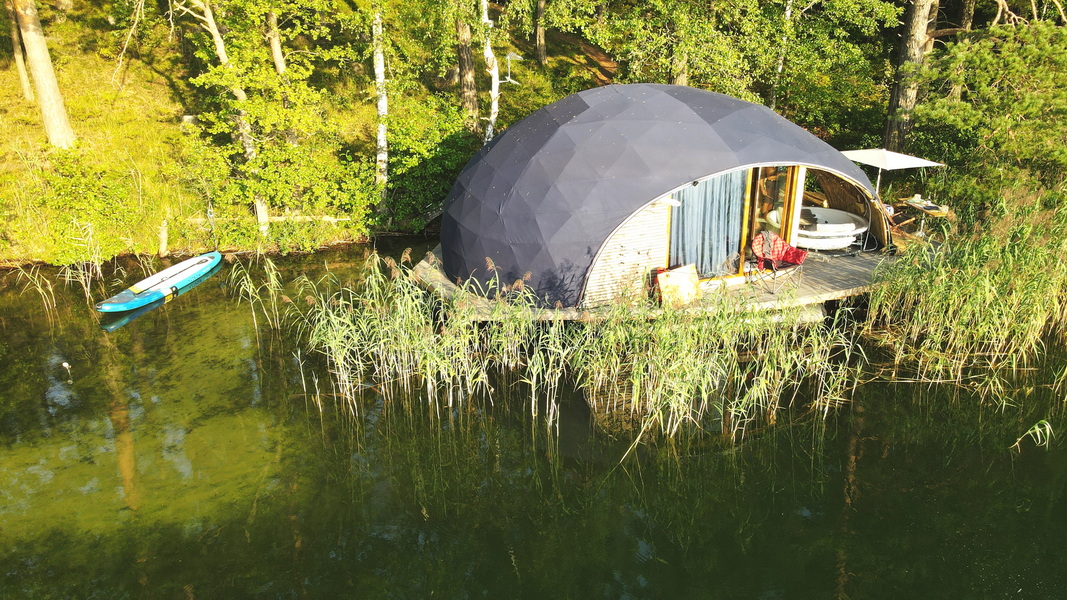 32m² Pramoginis Glamping Laivas Ø8m | Pasimėgaukite ežerų ir jų salų grožiu, Lakajai LT